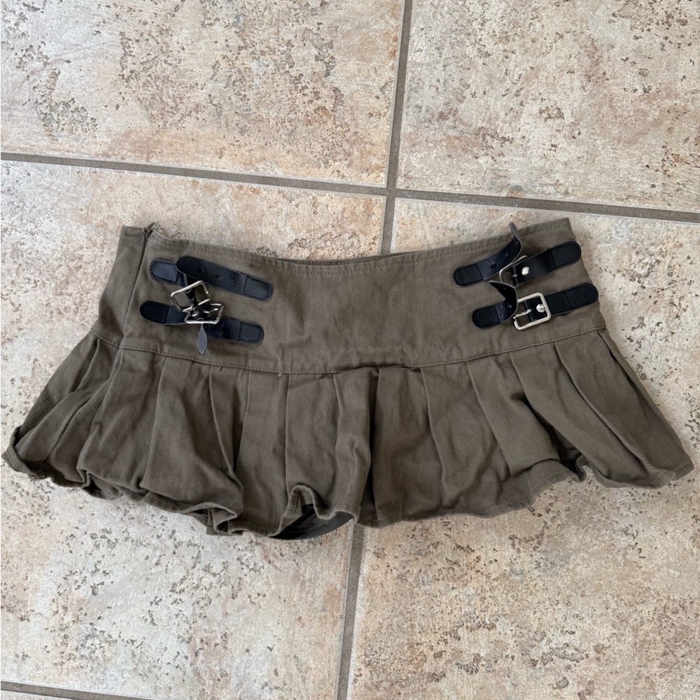 SHEIN Olive Green Skorts with Black Buckle Accents